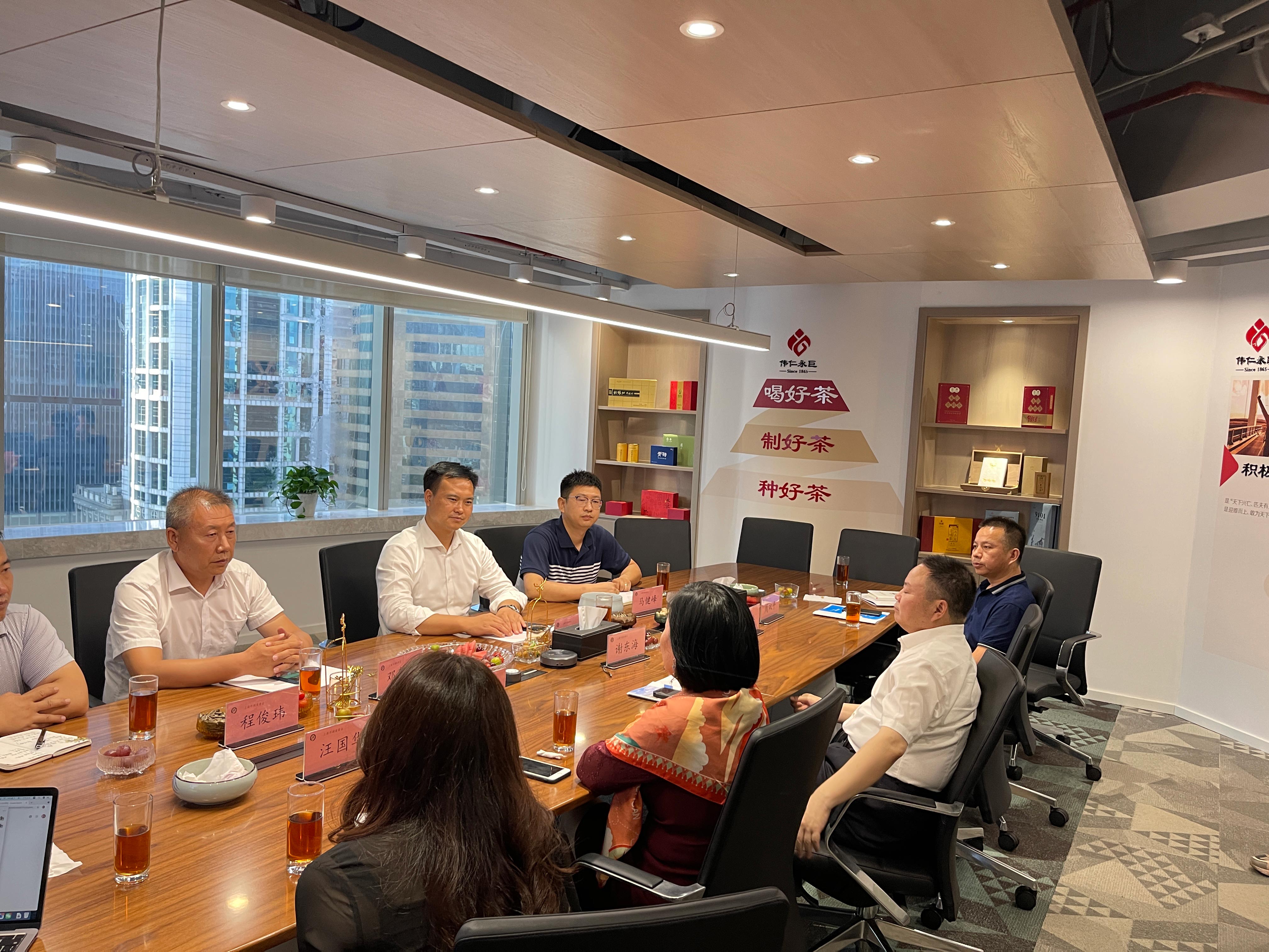 新疆庫(kù)爾勒市委常委、副市長(zhǎng)蔣桂軍同志一行到訪偉仁永巨商談